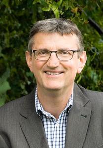 Professor Dr. Wolfgang Stelze