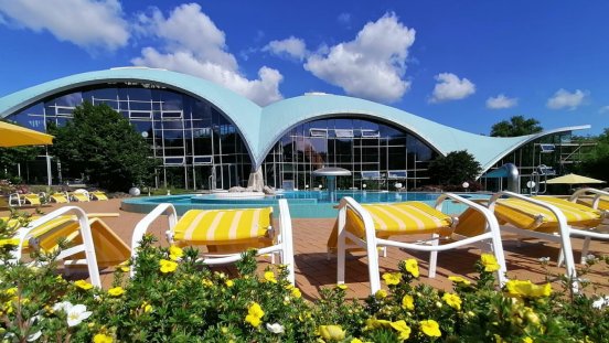 Aussenbereich-Bild-Therme_Nach-Revisionsarbeiten-2024.png