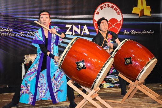 Japanisches Trommeln.jpg