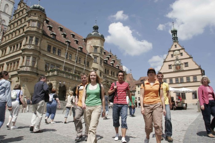 Jakobswanderweg, Rothenburger Marktplatz.jpg