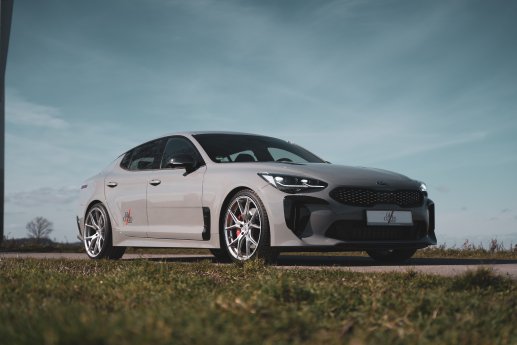 Kia Stinger Barracuda Inferno Silber 3.jpg