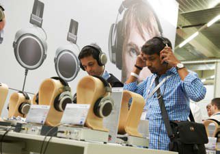 Presseinformation Nr. 1 - HIGH END SWISS 2013.pdf - Adobe Reader.bmp