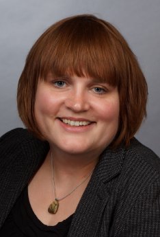 Portraitfoto_Prof_Julia Höke.JPG