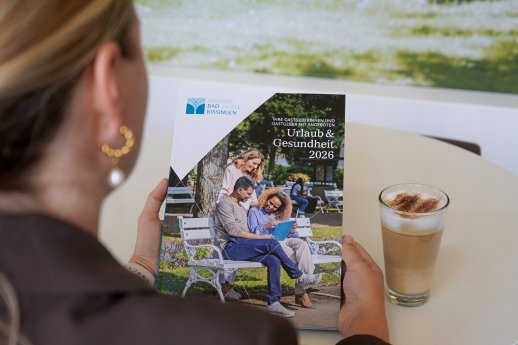 Urlaubskatalog (c) Bayer. Staatsbad Bad Kissingen GmbH_Foto Julia Gerber I.jpg