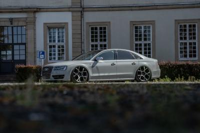 Tuning in Vollendung: Ultratiefer Audi S8 auf Barracuda Ultralight Project X