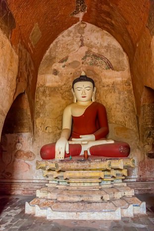 © Dbajurin, Dreamstime.com, lizensiert für a&e erlebnisreisen__Sculpture of Buddha inside of Su.jpg