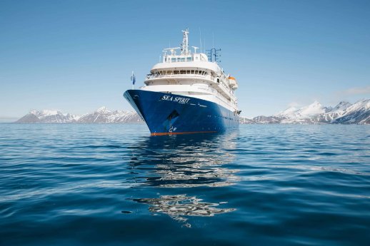 ost_groenland_scoresbysund-walbeobachtung_arktisches_meer-john_bozinov-poseidon_expeditions.jpg