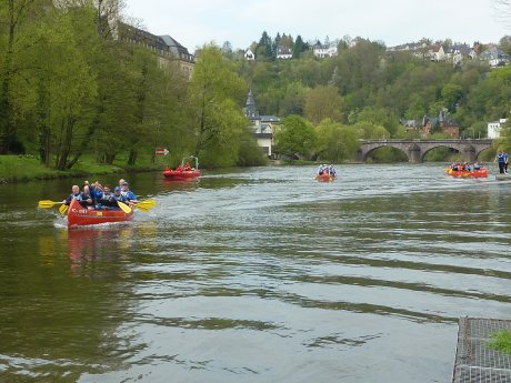 Kanus auf der Lahn bei Weilburg.JPG