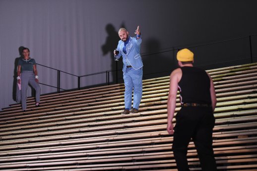 04_Biedermann und die Brandstifter_c_Kaufhold_Martin_HP2_0039.jpg