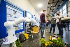 Robotik spielt eine wichtige Rolle im Kosmos der Künstlichen Intelligenz. Foto: Olaf Malzahn/HIC Lübeck 