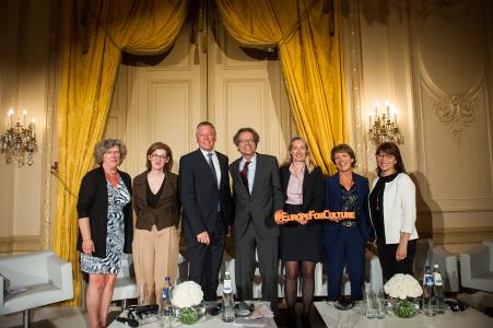 Hochkarätige Podiumsdiskussion in Brüssel (von links): Petra Kammerevert, Maite Pagazaurtundu, Andreas Kötter, Moderator Ralph Sina, Célia Vérot, Stéphane Pallez und Catherine Magnant (Fotohinweis: ©FK/PH )