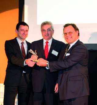Vetter gewinnt Axia Award 2009.jpg