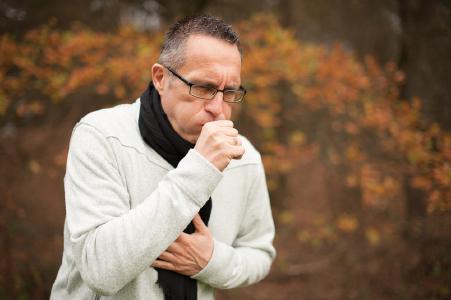 Husten wegen Bronchitis ©SymbioPharm GmbH