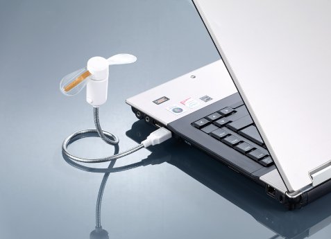 PX-5939_2_PEARL_USB-Ventilator_mit_programmierbarer_Laufschrift.jpg