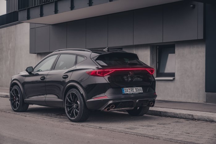 ABT_Power_CUPRA_Formentor_VZ5_GR_glossy_black_3.jpg