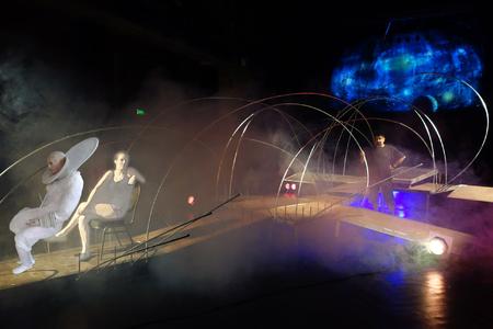 Szene aus der Musiktheater-Produktion Leben auf der Baldrianrakete, Foto: W. Krause Zwieback