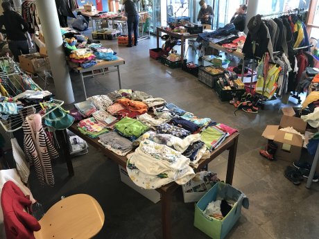 Frühjahrs-Flohmarkt_Schulförderverein Für Euch_Kurz vor Eröffnung_2019-04-06.jpg