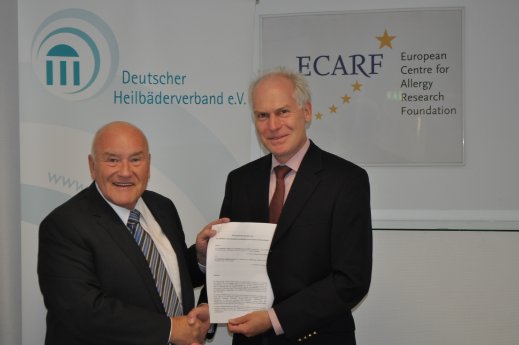 DHV Präsident Ernst Hinsken und Prof. Dr. med. Dr. h. c. Torsten Zuberbier, Leiter ECARF.JPG