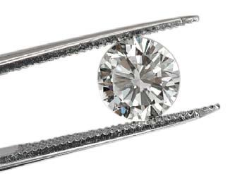 Diamant in Pinzette