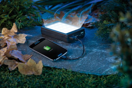 PX-1927_7_revolt_2in1_SOLAR-Powerbank_mit_Campingleuchte.jpg