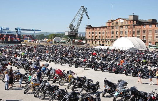 Bild zu 15HD08 Harley Festival Mainz 2008_web.jpg
