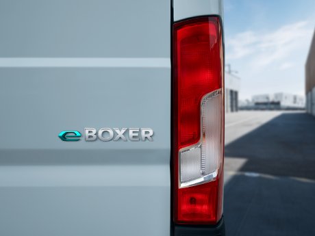 PEUGEOT_BOXER_2006KL201.jpg