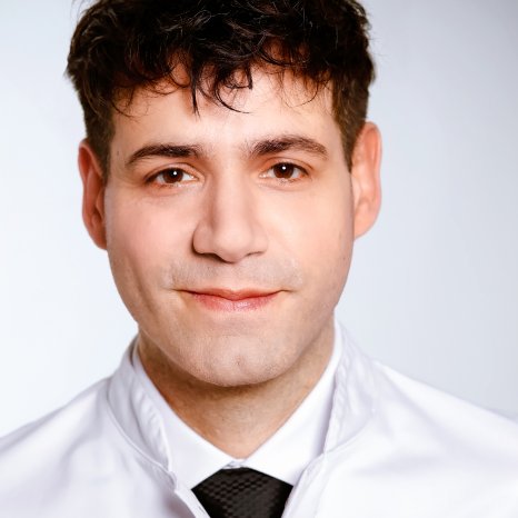 AKK-592-9463-Johannes Schimmele Leitender OA Allgemein- u Viszeralchirurgie-q.jpg