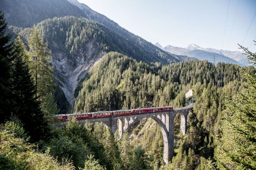 Bernina_Express_ab_Landquart_Wiesener_Viadukt_Credit_Rhätische_Bahn.jpg
