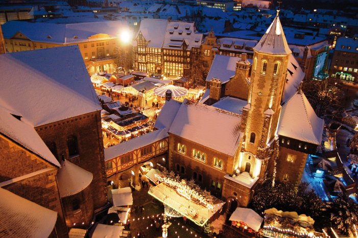 Braunschweig Christmas Market Castle Square c) Braunschweig Stadtmarketing.jpg