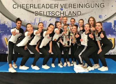 Cheerleading-Show mit Cheerleadern des FT 1844 Freiburg