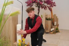 Man müsse mit Bedacht und Sorgfalt arbeiten, um einen würdigen Rahmen für den Abschied eines Angehörigen zu schaffen, sagt Immanuel Wehle. Foto: Handwerkskammer