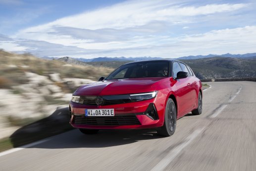 OpelAstraSportsTourerElectric (11).jpg