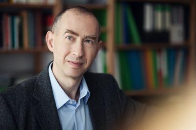 Das im Anhang befindliche Bild von Prof. Dr. Jascha Nemtsov, der an der Tagung als Vortragender und Musiker beteiligt ist, ist im Zusammenhang mit dieser Pressemitteilung zu Ihrer Verfügung. Foto: Rut Sigurdardóttir