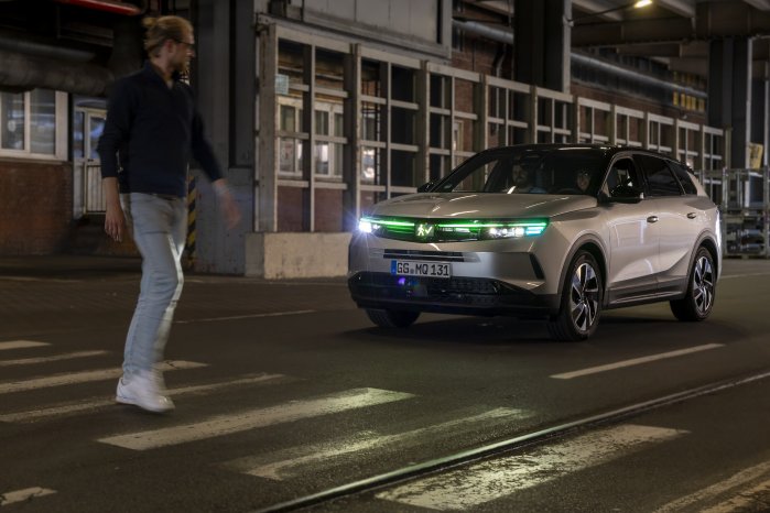 OpelprsentiertKI-gesttzteLichtkommunikationinautonomenFahrzeugen (5).jpg