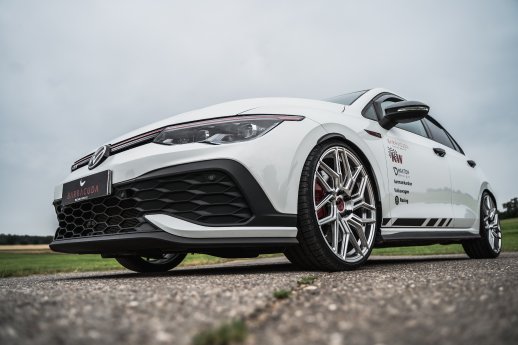 10. VW Golf MK7 GTI Barracuda Dragoon Silber.jpg