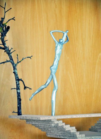 Christophorus-Skulptur_Gewinnerin_Bildhauerin Carola Heine_300dpi_CMYK.jpg