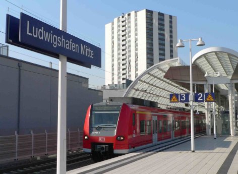 S-Bahn-LU-Mitte-Löckel.jpg