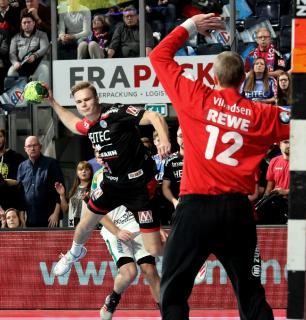 HC Erlangen - Christopher Bissel mit Spielfreude und fünf Treffern dabei (Foto: HJKrieg, Erlangen)