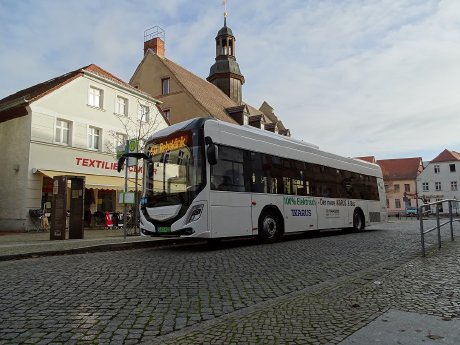 DSC02120-E-Ikarus am Markt in Bad Belzig - c-regiobusPM-AL-3-web.jpg