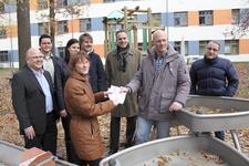 v.l.n.r.: Andreas Kunze, Stefan Dirks, Stefanie Adam, Priv.-Doz. Dr. Martina Pitzer, Peter Reichert, Markus Heming, Rüdiger Hirsch, Uwe Barthelm / Bildquelle: Petra Geiger, Städtisches Klinikum Karlsruhe