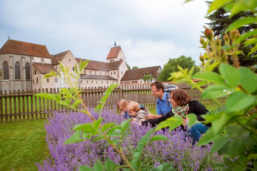 Insel-Reichenau-Kraeutergarten-Familie_Copyright_Helmuth-Scham.jpg