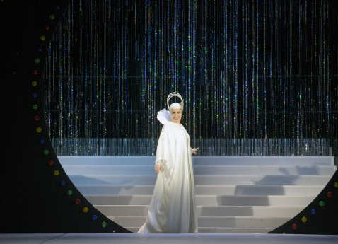 FrauLuna_Ruth Ingeborg Ohlmann_Premiere 01.06.13_Copyright Oper Leipzig_Foto Bettina Stoess.JPG