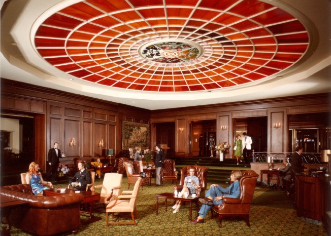 Vier Jahreszeiten Lobby 1970.JPG