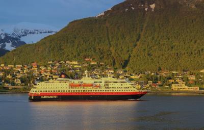 Frühling im norwegischen Fjordland