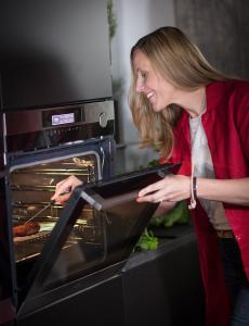 Von Backen bis Dampfgaren - Funktionsvielfalt bei Backöfen / Bild: © HAUSGERÄTE+/AEG