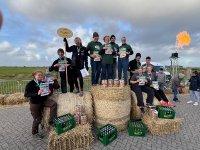 Mixed Teams bei der Strohballen-Rollmeisterschaft 2024