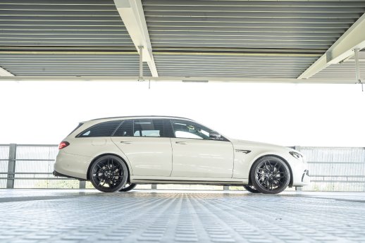 7.Mercedes Benz E Klasse AMG Barracuda Black Polish.jpg