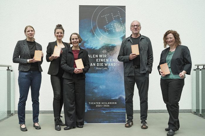 THHN_Foto Spielplanpräsentation für Saison 2526 - Leitungsteam des Theaters HN ©VerenaBauer.jpg