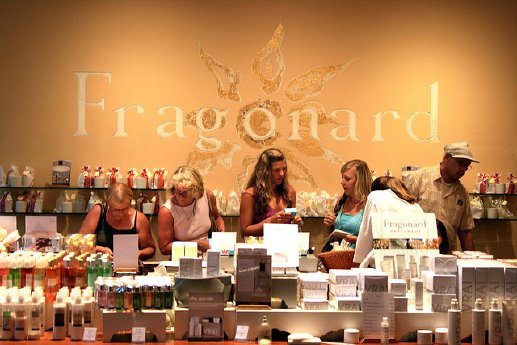 Die Parfumfabrik Fragonard in Grasse_Credit flickr_Jean-Louis Zimmermann.jpg