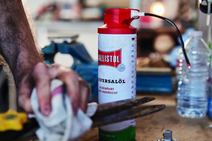 Wie Kriegt Man Sekundenkleber Von Den Händen